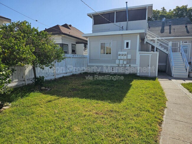 Building Photo - 127 S B St