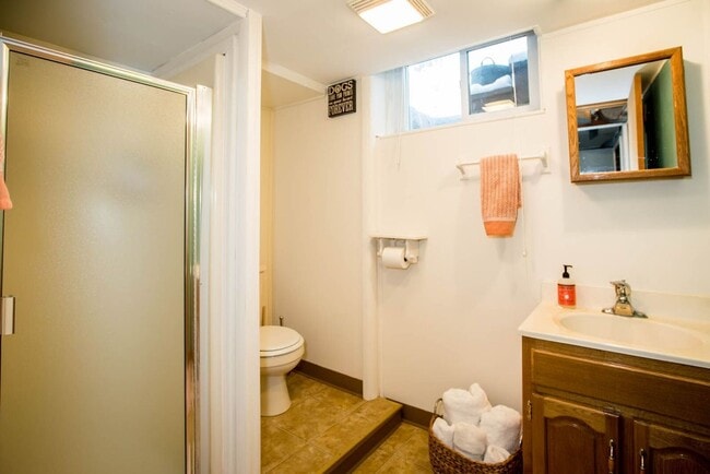 Building Photo - $3,000 - 4 bed / 2 bath Centrally Located Single Family Home in Missoula