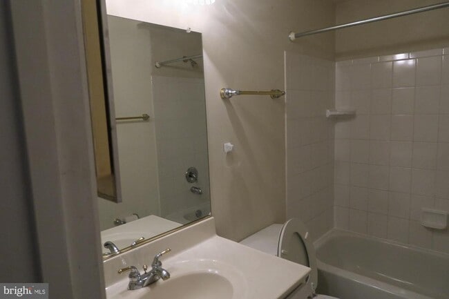 Building Photo - 3128-FURNISHED Prosperity Ave