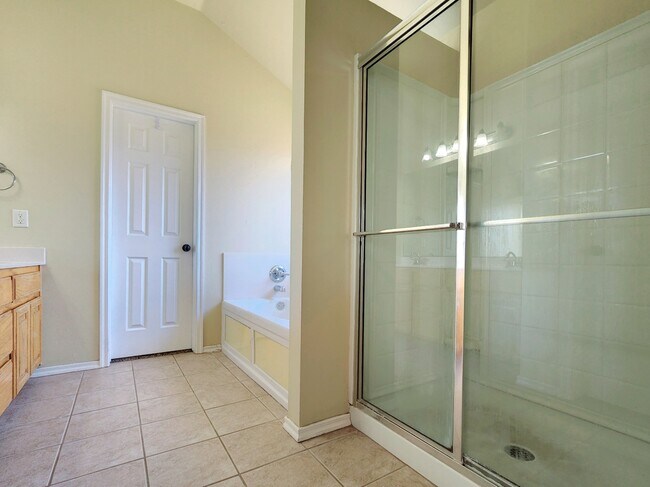 Building Photo - 18001 Montoro Way
