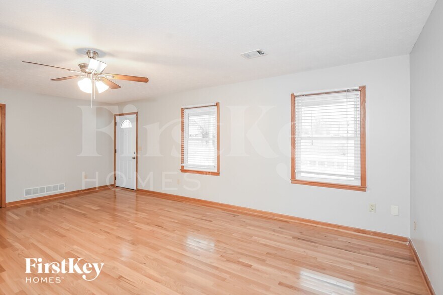 Building Photo - 72 Hickory Glen Way