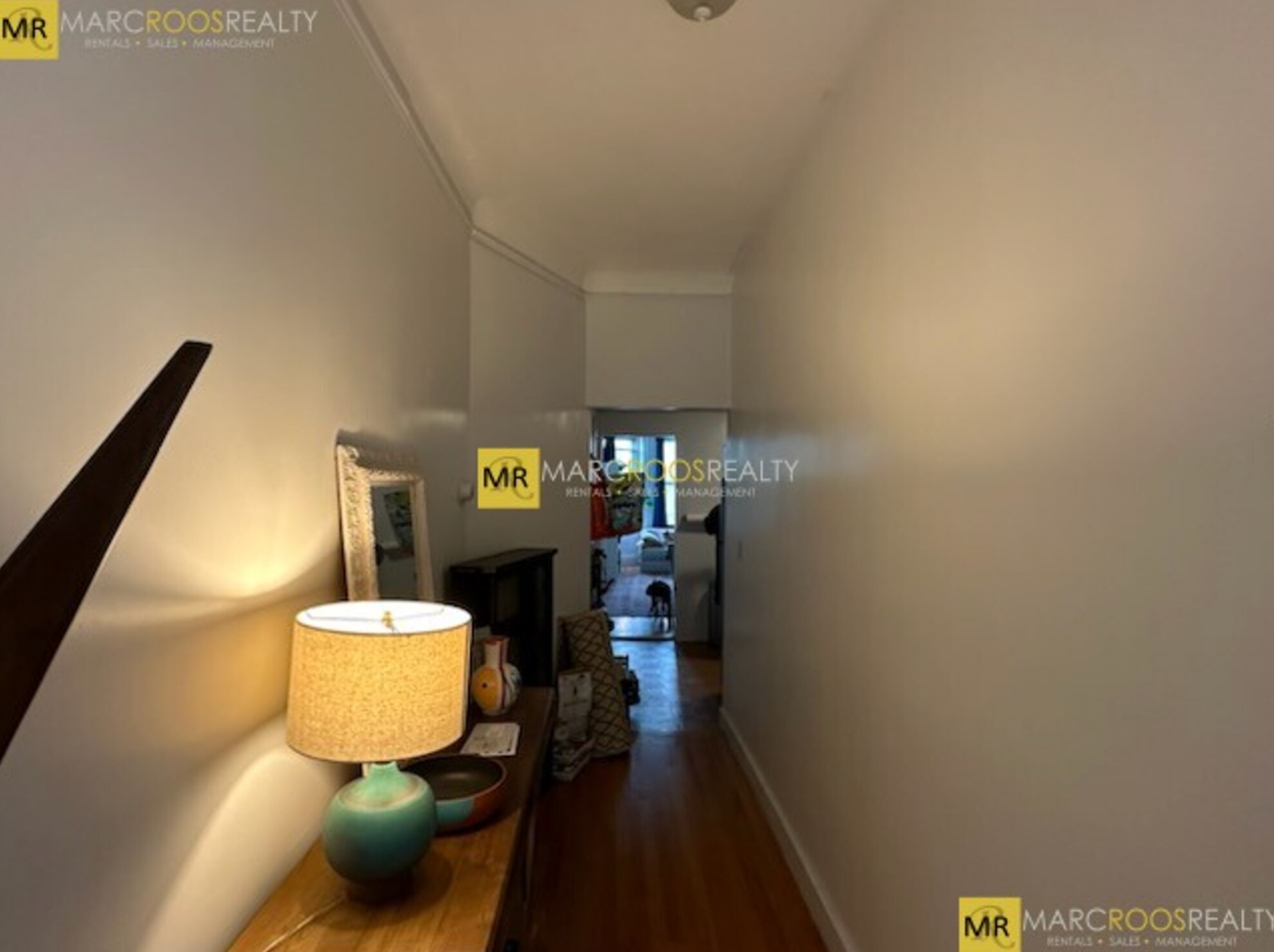 Building Photo - 583 Beacon St