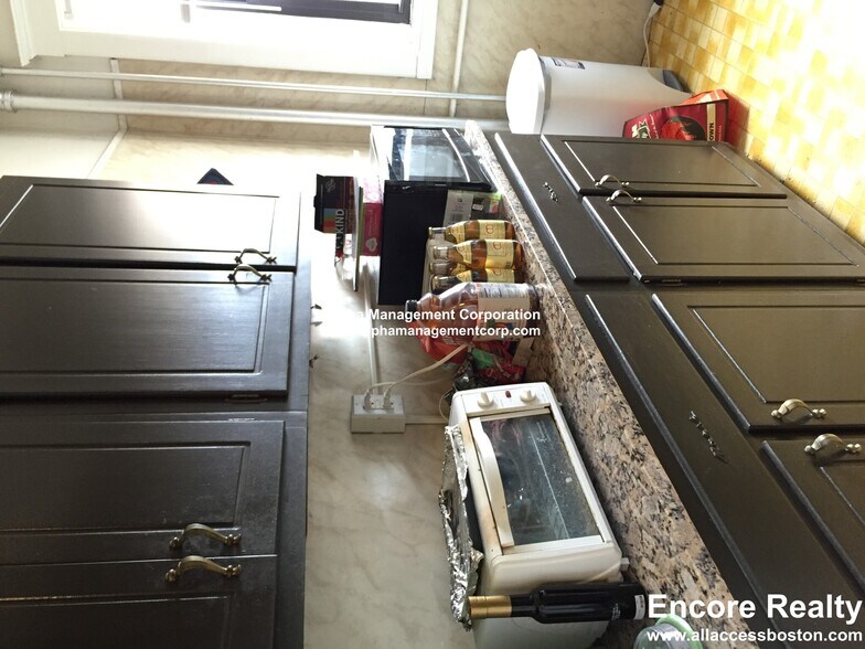 Building Photo - 17-19 Washington St. Unit 401