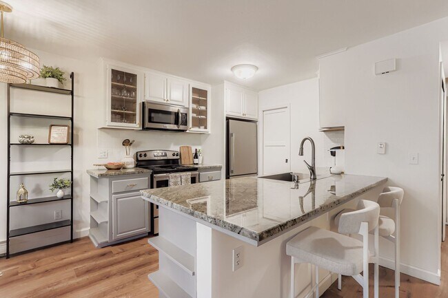 Building Photo - Idyllic West Boulder 2BDR Furnished Home