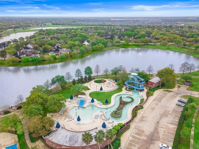 Building Photo - 2627 Double Lake Dr