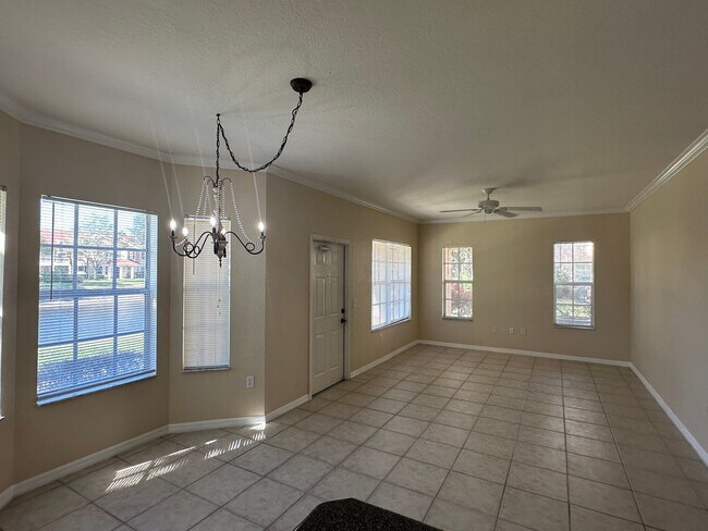 Building Photo - Palm Estates 3/2 with Garage