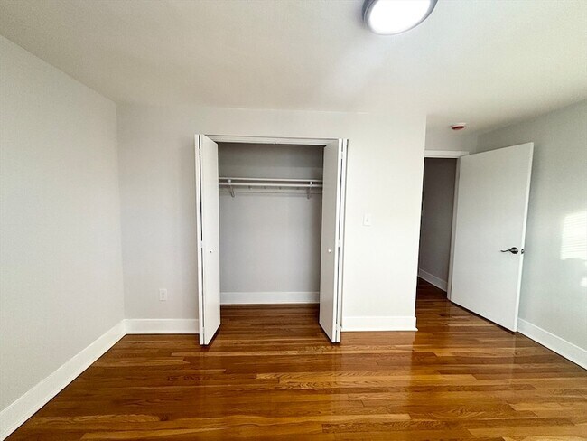 Building Photo - 40 Rockland Ave