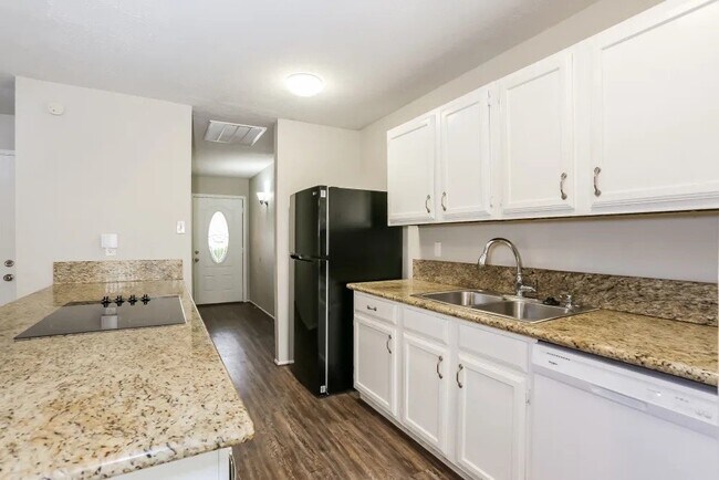 Building Photo - 6830 Kearney Dr