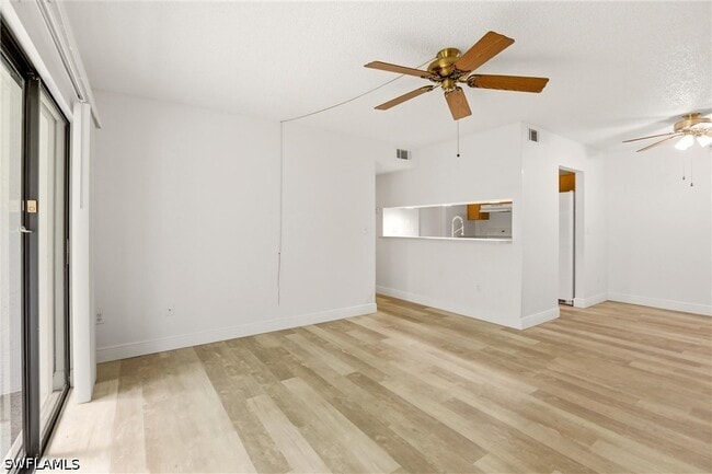 Building Photo - 9570 Green Cypress Ln