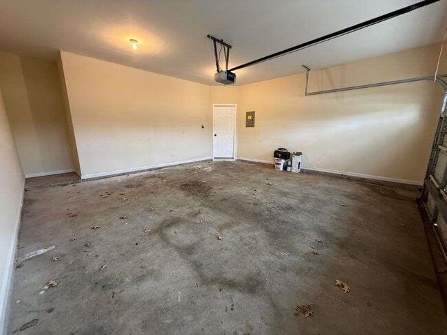 Building Photo - 2473 Capella Cir SW