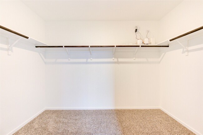 Building Photo - 40650 Balsam Run Ln