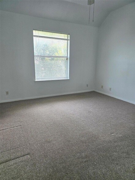 Building Photo - 2837 Southampton Way