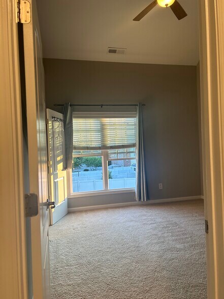 Building Photo - 9515 Longstone Ln