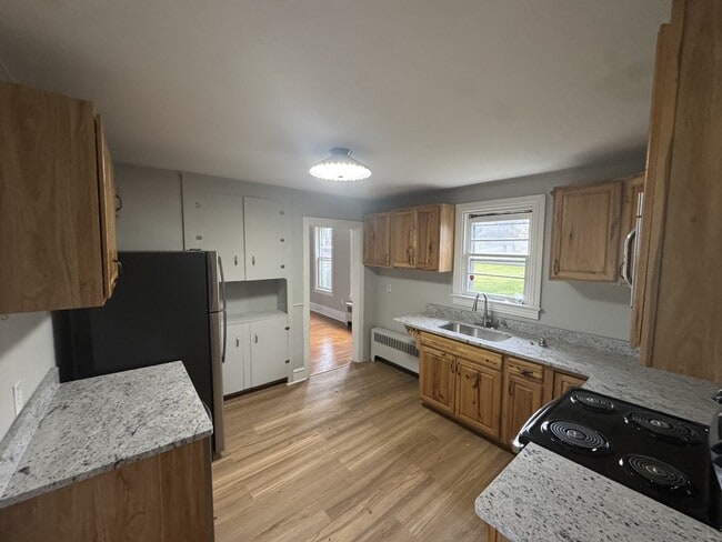 Building Photo - 801 E Moler Ave