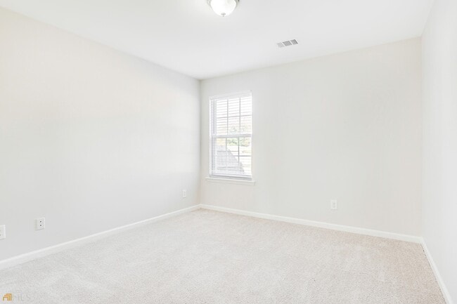 Building Photo - 6260 Whitetail Ct NW