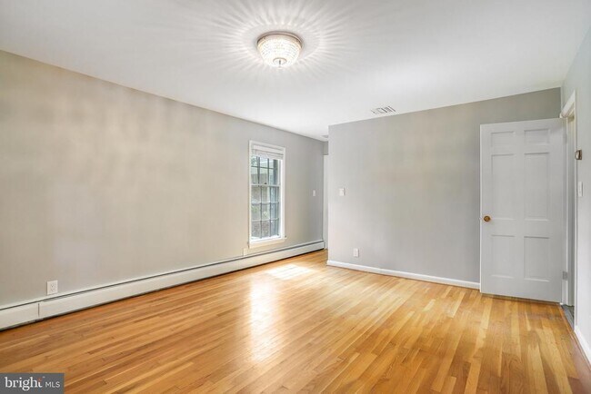 Building Photo - 9801 Orchid Cir