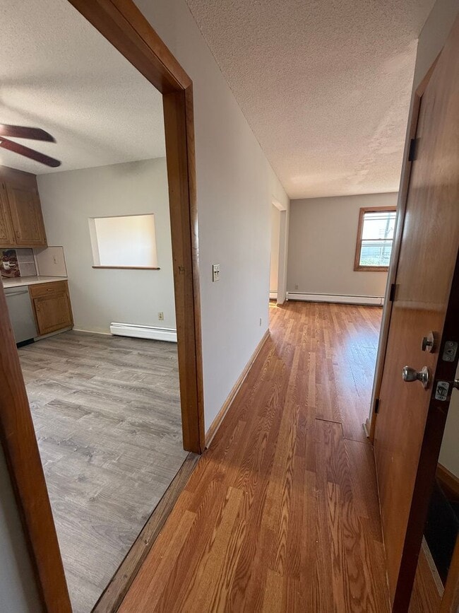 Building Photo - 66 Wynola Ave