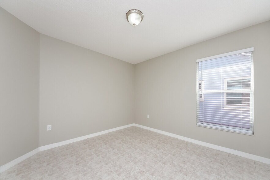 Building Photo - 4616 Falcon Ave