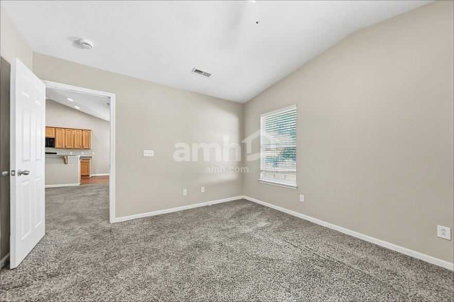 Building Photo - 9029 Robins Nest Way