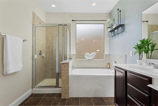 Building Photo - 914 Bandon Ln