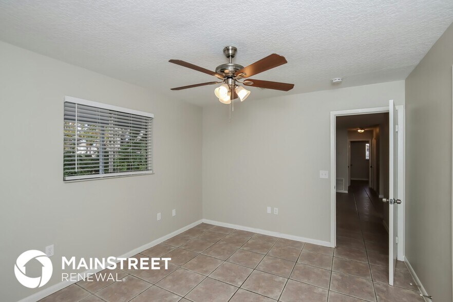 Building Photo - 1130 Emerald Rd SE