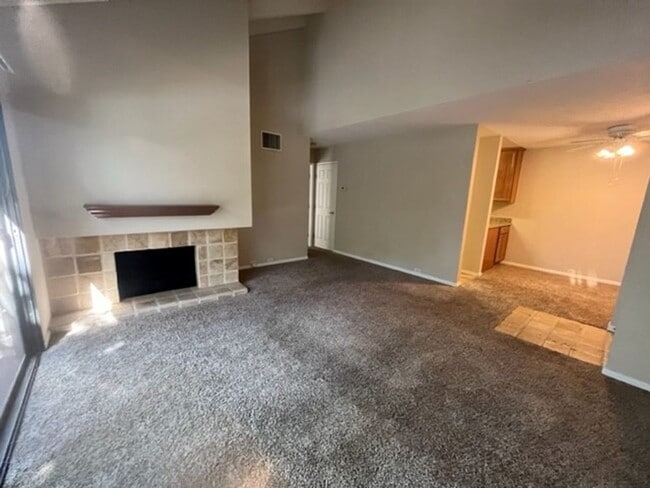 Building Photo - Spacious 1x1 Condo in Alicante Villas avai...