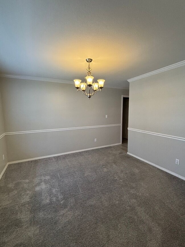Building Photo - 423 Larkway Dr