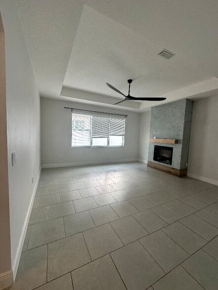 Building Photo - 16128 Mead St