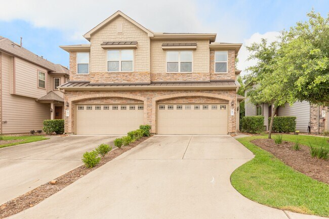 Building Photo - 87 Aventura Pl