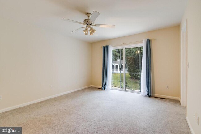 Building Photo - 37487 Burton Ct