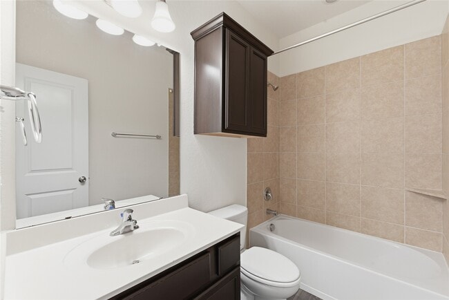 Building Photo - 3418 Delta Dr