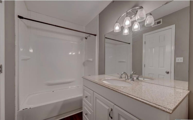 Building Photo - 422 Skyview Dr