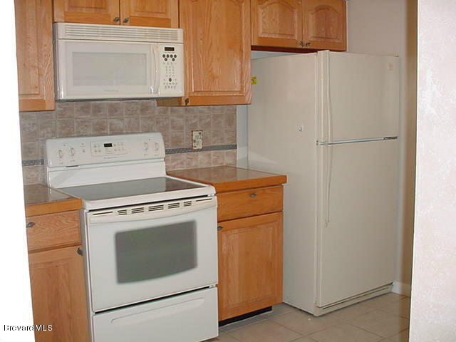 Building Photo - 300 Columbia Dr