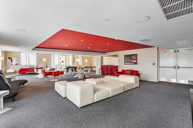 Building Photo - 1551 N Flagler Dr