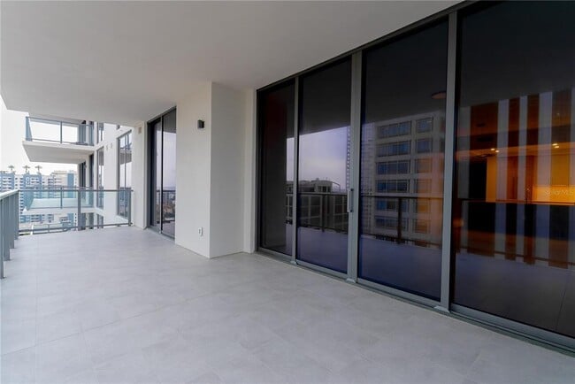 Building Photo - 275 1st Ave S