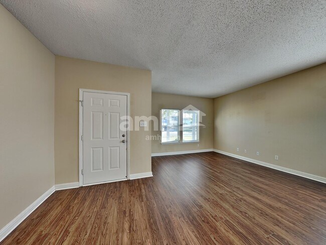 Building Photo - 6737 Amber Springs Way