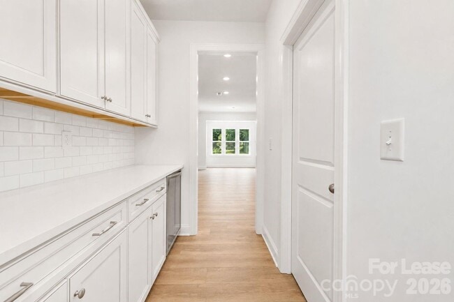 Building Photo - 7717 Nautical View