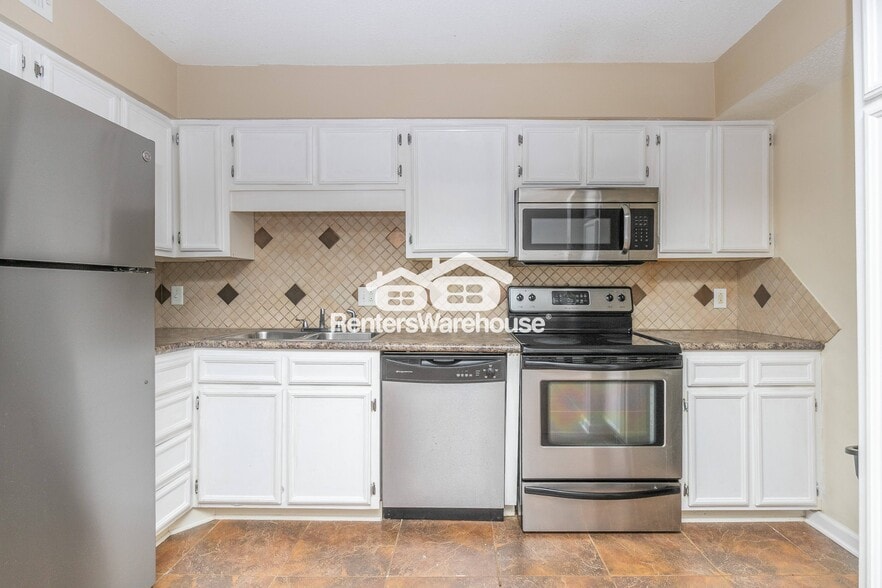 Building Photo - 3602 Gillham Rd