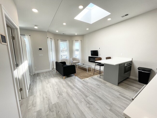 Building Photo - 23 Newport St