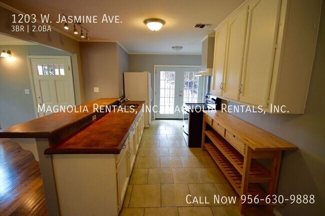 Building Photo - 1203 Jasmine Ave