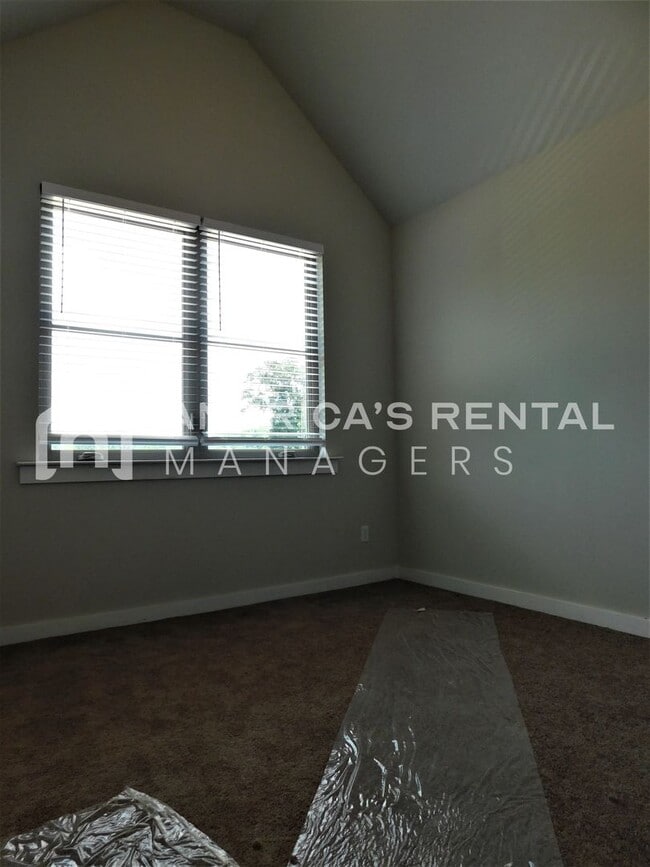 Building Photo - 7996 St.James Dr