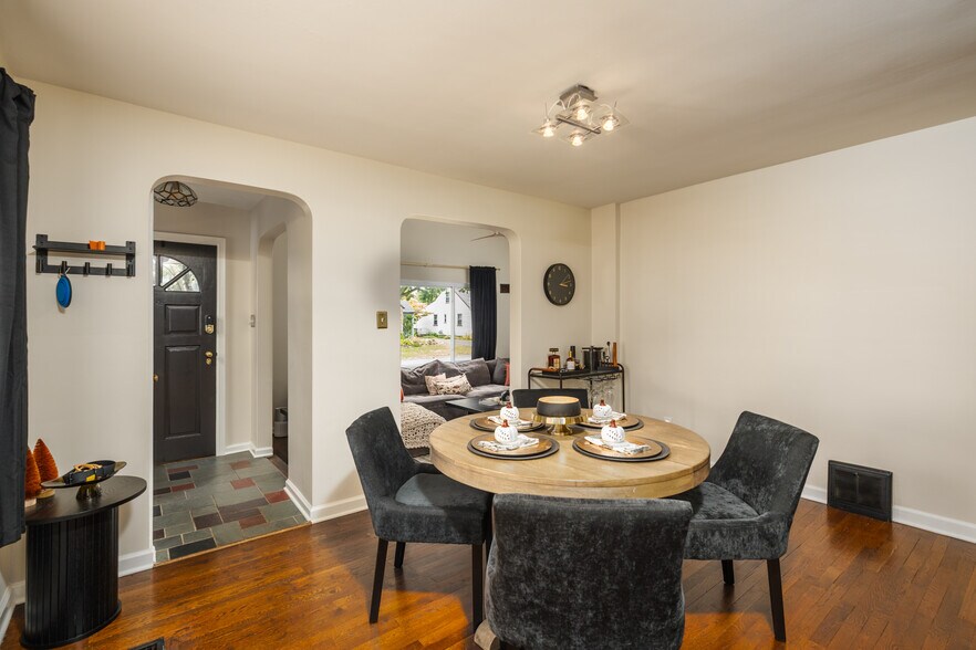 Building Photo - 195 S Sylvan Ave