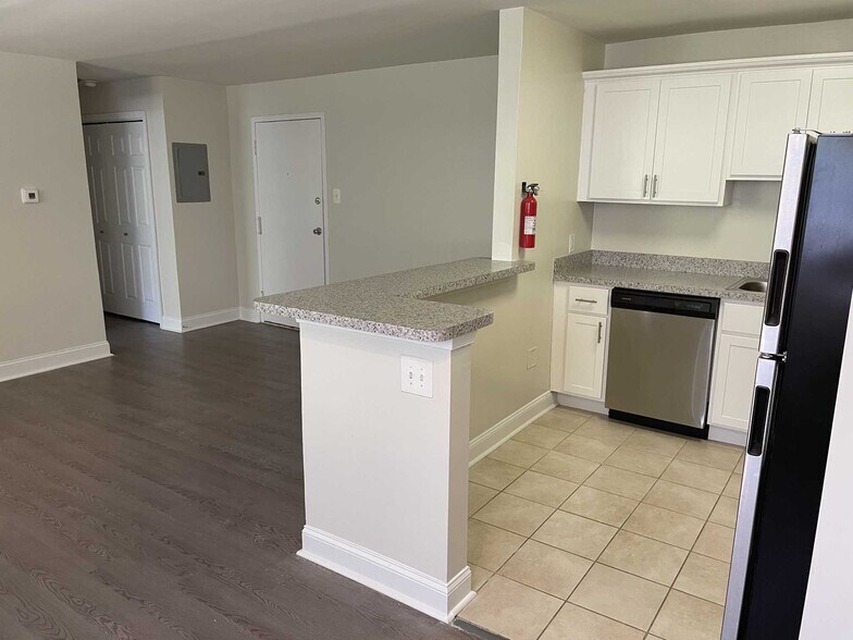 Ridley Brook 111 MacDade Blvd Folsom PA 19033 Apartment Finder