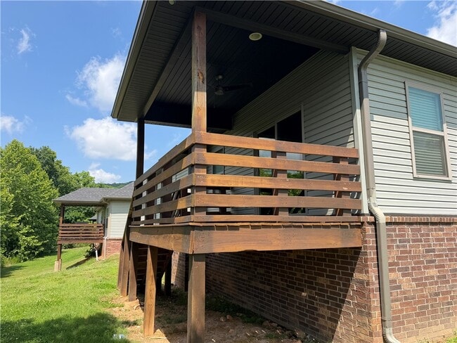 Building Photo - 2055 E Peppervine Dr