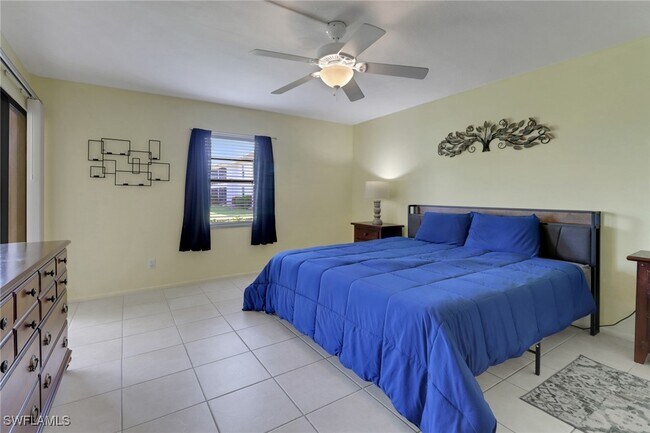 Building Photo - 131 Cypress Way E