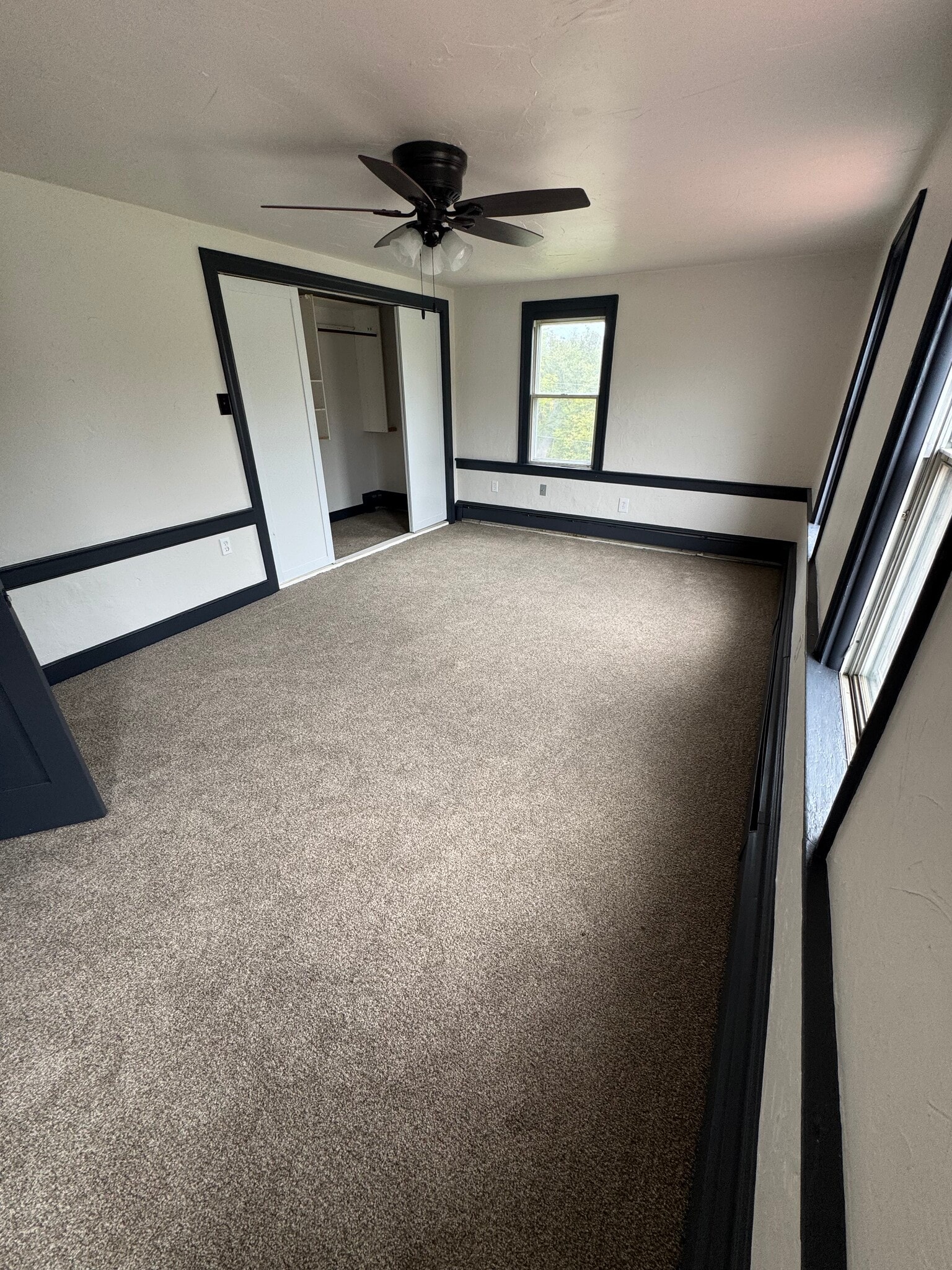 Building Photo - 260 Stricklers Ln