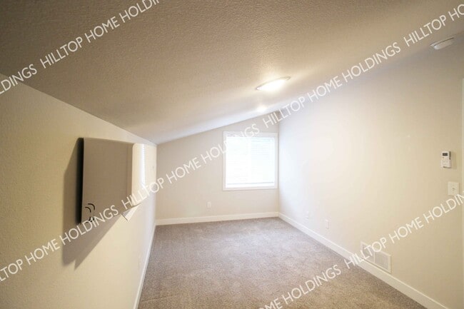 Building Photo - 11 Brookside Rd