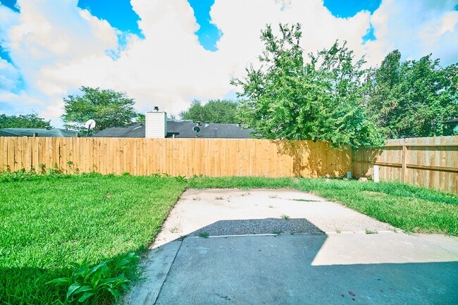 Building Photo - 7214 Westbranch Dr