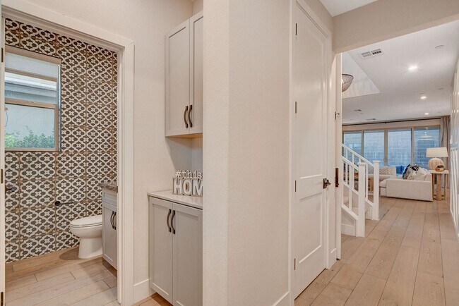 Building Photo - Luxury Fully Furnished Designer Home in Inspirada!