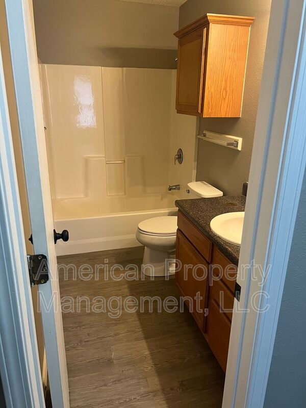 Building Photo - 4712 NE Wisconsin St